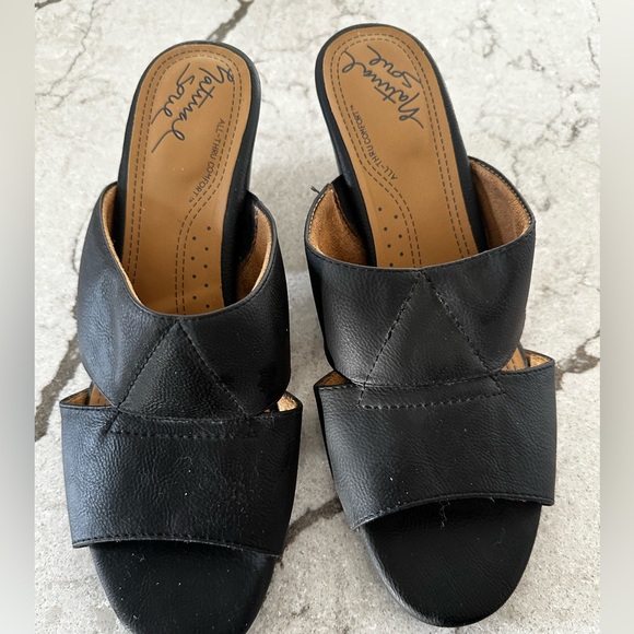 Naturalizer Size 11 heeled sandal - Picture 4 of 5